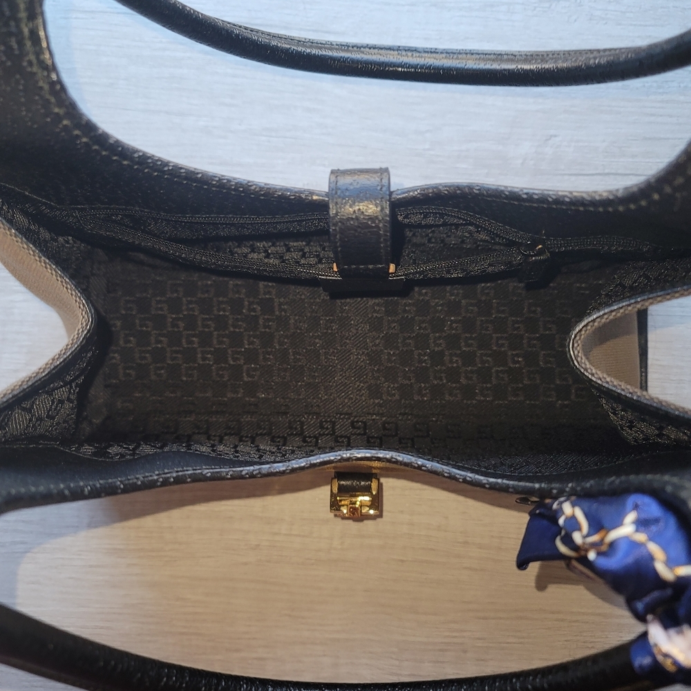 Gucci Jackie Bardot Shoulder Bag - Picture 10 of 11